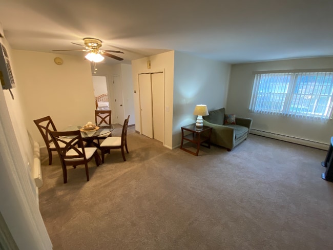 700 Fayette St