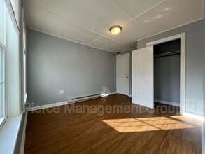 6 Old Chester Rd in Derry, NH - Building Photo - Building Photo