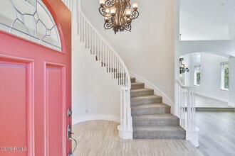 5618 Silver Valley Ave in Agoura Hills, CA - Foto de edificio - Building Photo