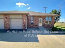 5591 N 17th St in Ozark, MO - Building Photo