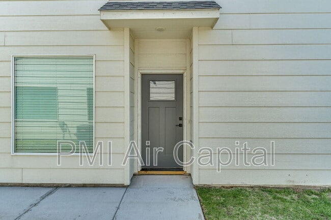 4315 N Sandplum St in Wichita, KS - Building Photo - Building Photo