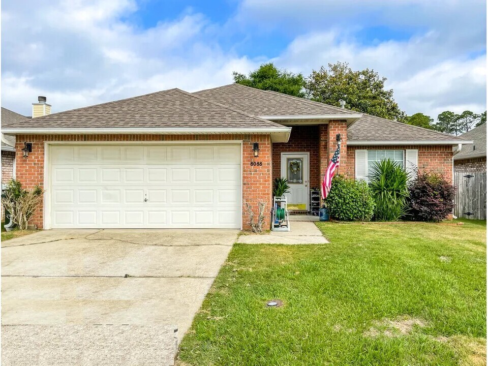 8088 Castle Pointe Way in Pensacola, FL - Building Photo