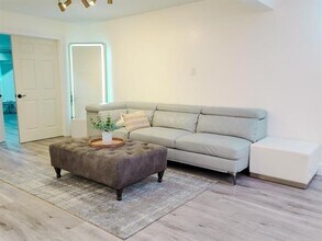 7810 Creek View Dr in Rowlett, TX - Building Photo - Building Photo
