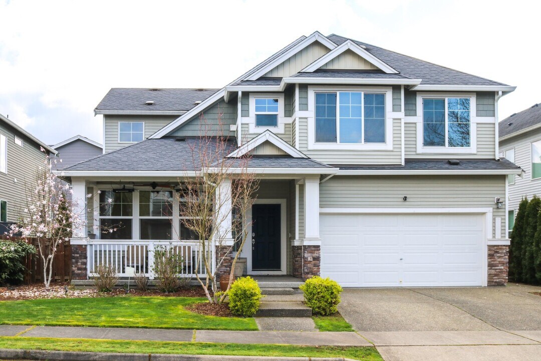 21512 50th Pl S in Kent, WA - Building Photo