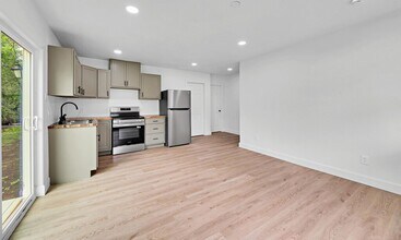 2304 Alexander Ave in Waco, TX - Building Photo - Building Photo