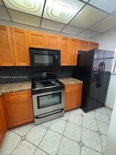 10255 NW 9th St Cir in Doral, FL - Building Photo - Building Photo