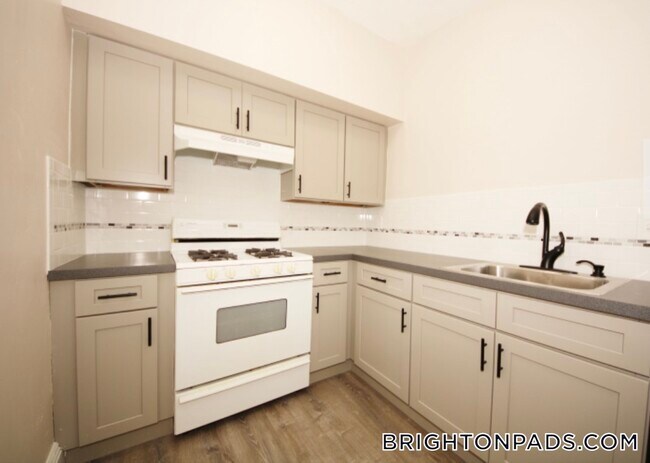 4 Chiswick Rd in Boston, MA - Building Photo - Building Photo