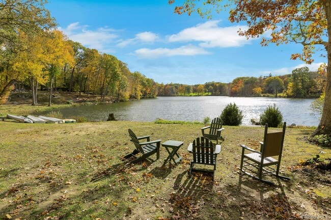 16 Old Wagon Rd in Mt Kisco, NY - Building Photo - Building Photo