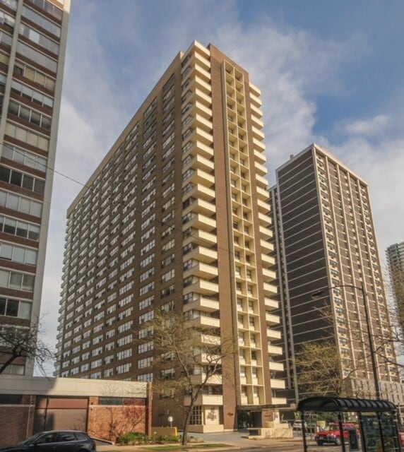 property at 6157 N Sheridan Rd