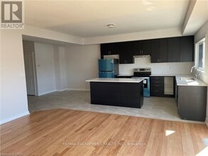 26 Trailside Dr in Haldimand, ON - Building Photo - Building Photo