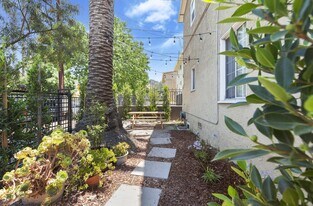 BEAUTIFUL 2 BED - IN HIGHLAND PARK in Los Angeles, CA - Building Photo