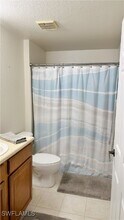 15590 Ocean Walk Circle in Ft. Myers, FL - Foto de edificio - Building Photo