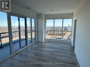 15 Watergarden Dr in Mississauga, ON - Building Photo - Building Photo