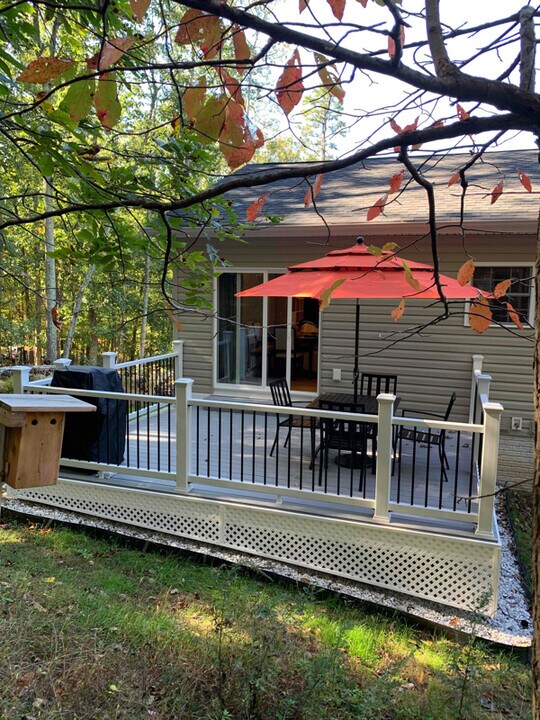 1624 Rolling Ln in Harpers Ferry, WV - Building Photo