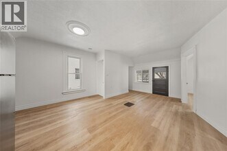 165 College Ave N in Sarnia, ON - Building Photo - Building Photo