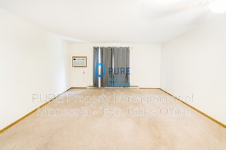 221 Grand Ave W in South St. Paul, MN - Building Photo - Building Photo