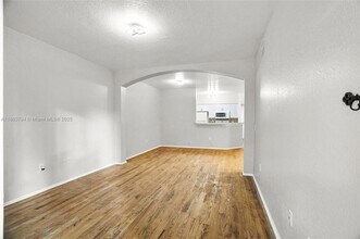 1008 Belmont Ln in North Lauderdale, FL - Building Photo - Building Photo