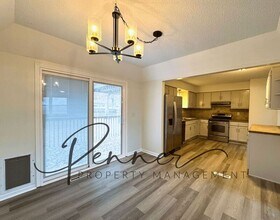 101 SW Chicago St in Blue Springs, MO - Building Photo - Building Photo