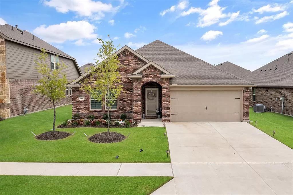 604 Saddle Club Way in Princeton, TX - Building Photo