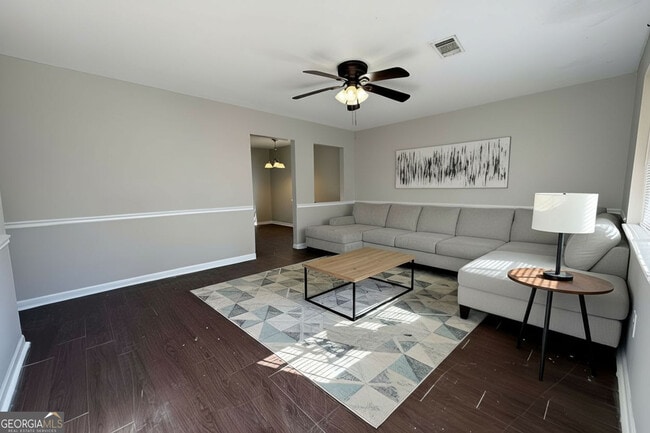 7 W Park Ct in Newnan, GA - Building Photo - Building Photo