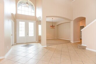 2302 Fountain Grass Dr in Valrico, FL - Building Photo - Building Photo