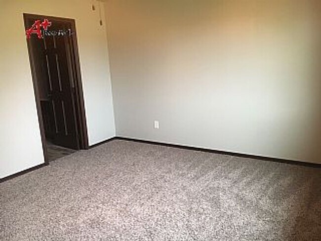 4209 N Pennsylvania Ave in Sioux Falls, SD - Building Photo - Building Photo