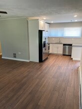 305 Northpark Dr in Levittown, PA - Building Photo - Building Photo
