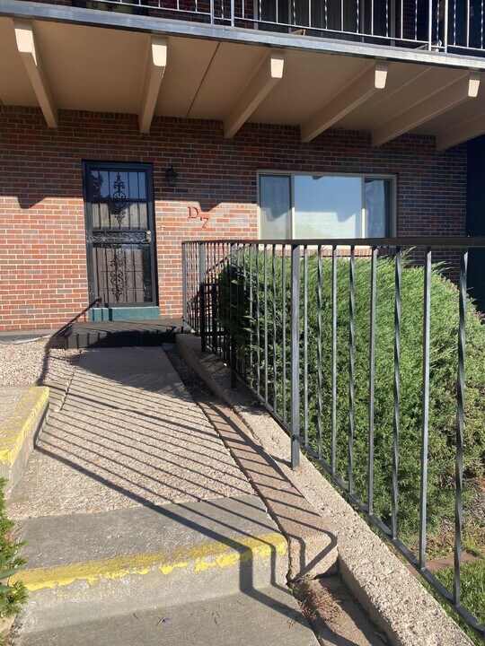 434 Valley Hi Cir-Unit -D7 in Colorado Springs, CO - Building Photo