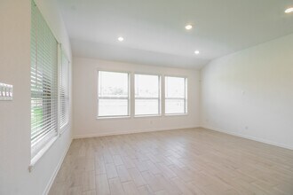 4222 Redford Valley Rd in Rosharon, TX - Building Photo - Building Photo
