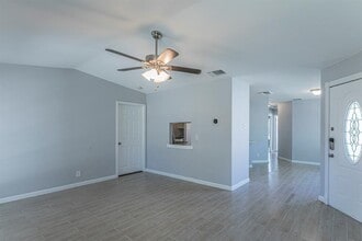 9411 Valley Moss in San Antonio, TX - Building Photo - Building Photo