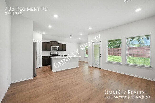 405 Regiment Rd in Tom Bean, TX - Foto de edificio - Building Photo