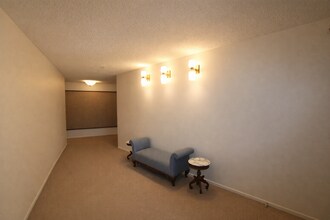 5405 Carlton St in Oakland, CA - Building Photo - Building Photo