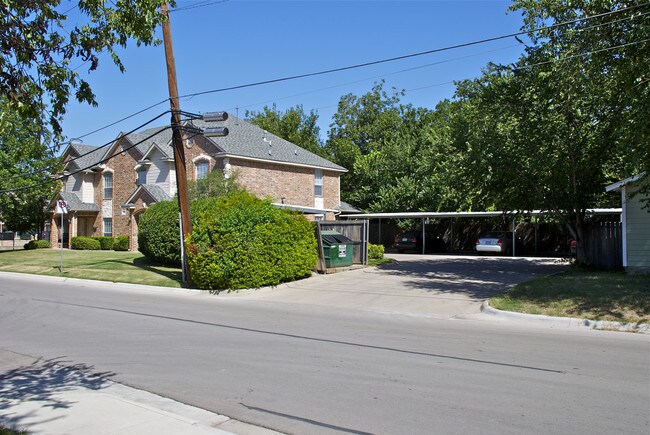 501 Withers St in Denton, TX - Foto de edificio - Building Photo