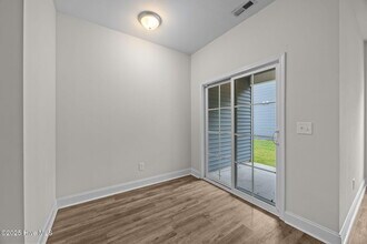 211 N Stingray Ln in Sneads Ferry, NC - Building Photo - Building Photo