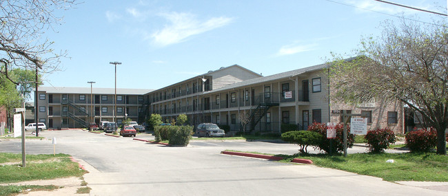 Oakview Terrace in Austin, TX - Building Photo - Building Photo