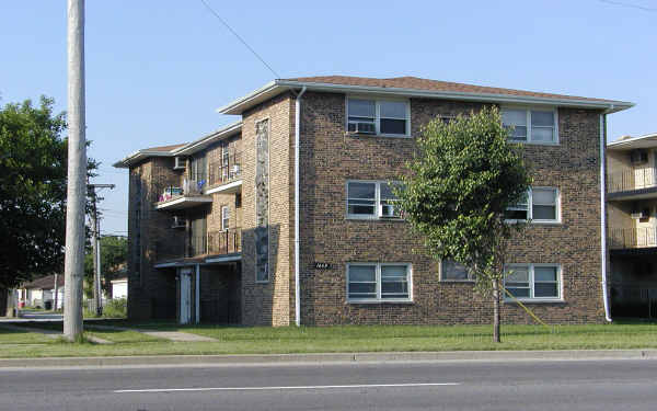 1663 State St in Calumet City, IL - Building Photo