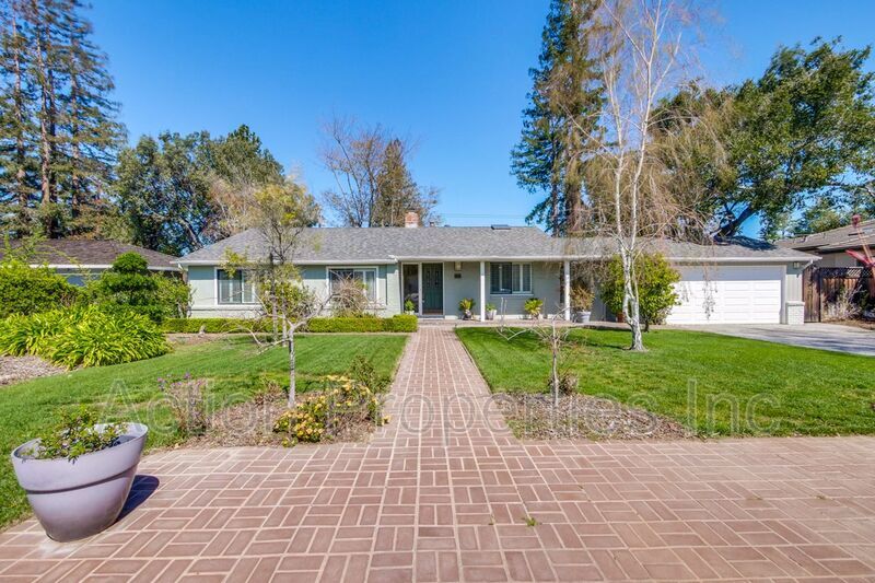 227 Angela Dr in Los Altos, CA - Building Photo