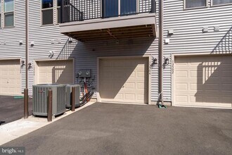 13504 Innovation Station Lp in Herndon, VA - Building Photo - Building Photo