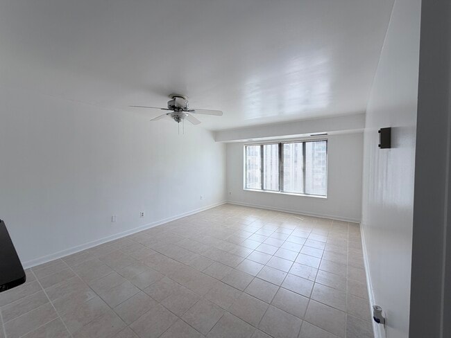 3100 S Manchester St, Unit 603 in Falls Church, VA - Building Photo - Building Photo