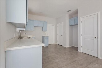 12 Eva St in Elsa, TX - Building Photo - Building Photo