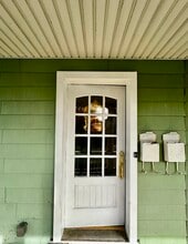 227 Hamilton Ave, Unit Unit 2 in Hasbrouck Heights, NJ - Building Photo - Building Photo