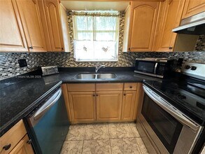 8005 Lagos De Campo Blvd in Tamarac, FL - Building Photo - Building Photo