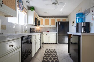 68 Kings Hwy in Hampton, NH - Building Photo - Building Photo