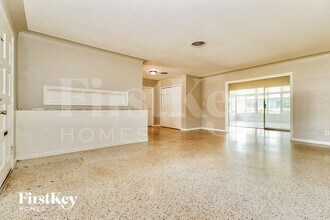 5900 Grove St S in St. Petersburg, FL - Foto de edificio - Building Photo