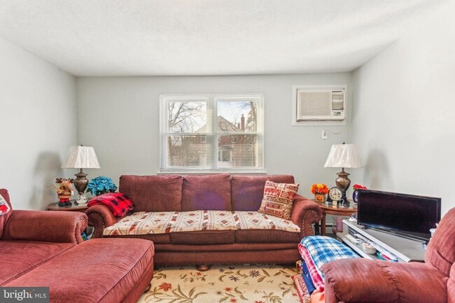 657 Childs Ave, Unit 1st Floor, Unit 1st Floor