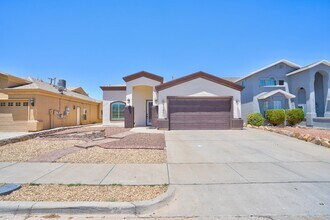 11457 Lucio Moreno Dr in El Paso, TX - Building Photo - Building Photo