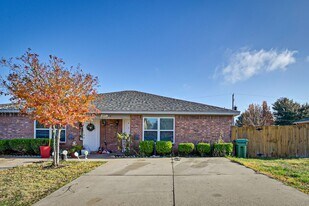 607 Kings Way Dr in Mansfield, TX - Building Photo