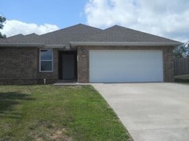 974 Bates Dr in Nixa, MO - Building Photo