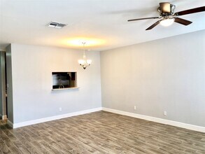 3178 Holly Hall St in Houston, TX - Building Photo - Building Photo