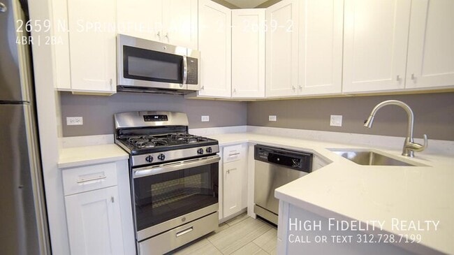 2659 N Springfield Ave in Chicago, IL - Building Photo - Building Photo